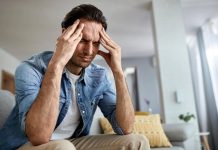 Can Cerebral Edema Kill You? Here are the Causes, Symptoms, Diagnosis, Treatment, & Prevention man_headache_with_cerebral_edema